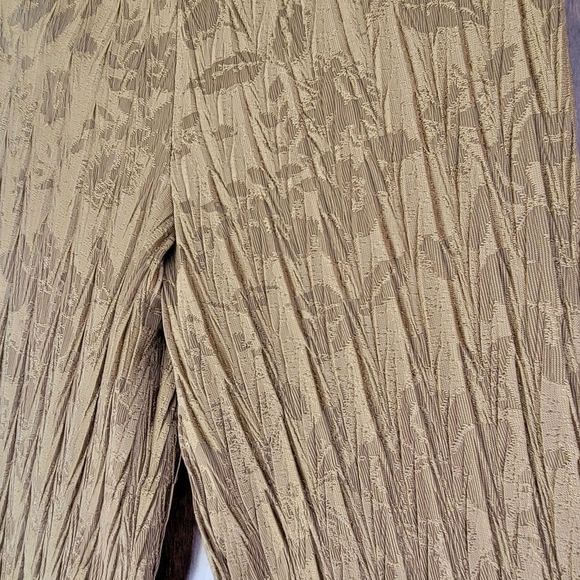 NWOT Zara Golden Textured Wrinkly with Leaves Details Wide Leg - Picture 6 of 8